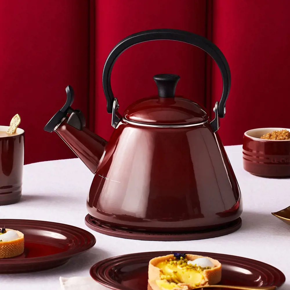 Le Creuset Rhône Kone Kettle with Fixed Whistle 1.6L